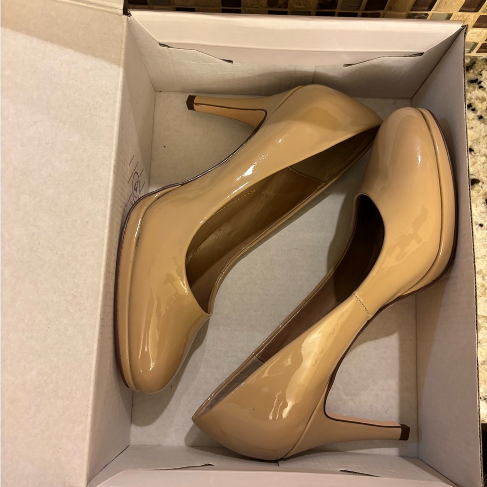 Style & Co. Women's Tan Patent Heels